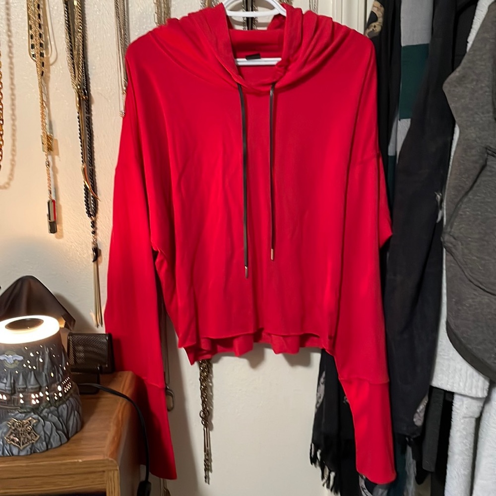 Birdiebee red cropped hoodie // size 2XL // NWOT!